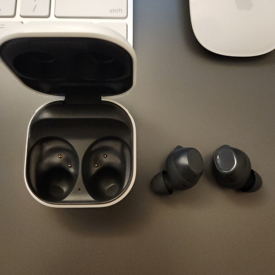 Samsung Galaxy Buds FE with ANC (Category: Earphones) located in Quezon City. Submitted by flipandfind (Listing ID 1467595890, Image 3). Description: Samsung Galaxy Buds FE - sold as is, unit only - no box, no usb c, no extra tips - personally used, tho I sanitized and cleaned it already with alcohol and microfiber - features: ANC, Transparency Mode, Battery around 6-8hrs, quick charging on the charging case P 950.
