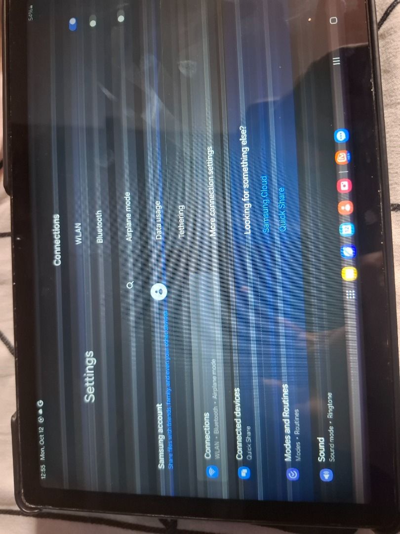 Samsung sm-x200 (Category: Android) located in Caloocan City. Submitted by jatrix (Listing ID 1467407260, Image 3). Description: Makinis pa po yan, issue lcd naipit. Kayo na lang magpapalit. Selling as is..