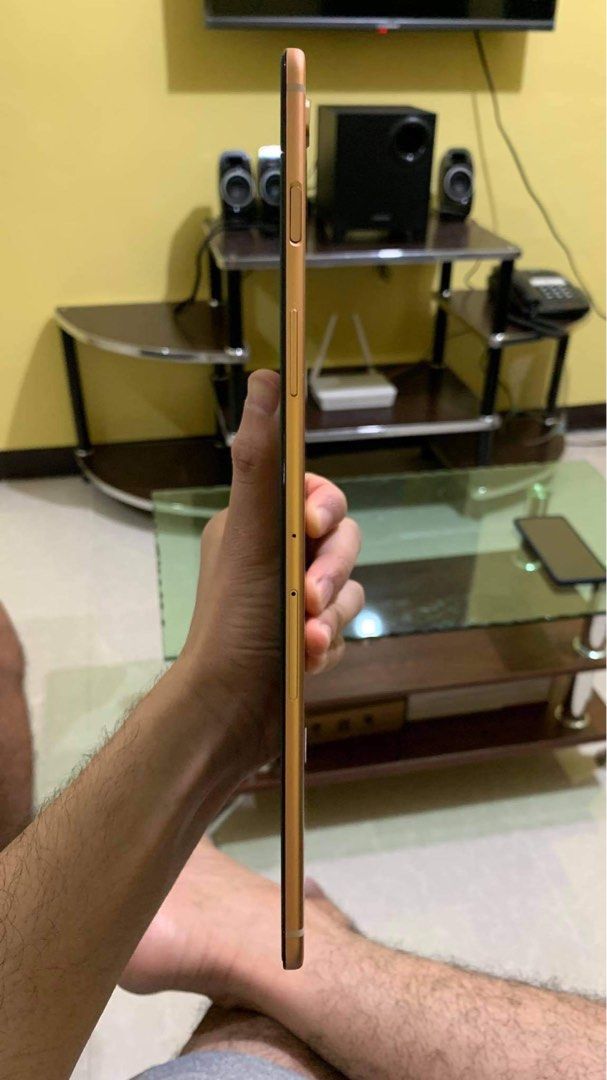 Samsung Tab S5e (Category: Android) located in Tarlac. Submitted by john_lansangan (Listing ID 1467496659, Image 3). Description: For sale!! Samsung Tab S5e LTE No scratch and no dents Unit and case only • Display: 10.5-inch WQXGA Super AMOLED (2560 x 1600 pixels, 16:10 aspect ratio) • Processor: Qualcomm Snapdragon 670 Octa-Core (2x2.0 GHz & 6x1.7 GHz) • Memory & Storage: 4GB RAM + 64GB storage with microSDXC expansion up to 512GB • Cameras: 13M