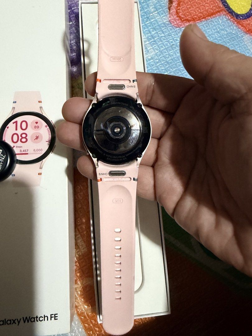 Samsung watch FE 40mm almost a new (Category: Wearables & Smart Watches) located in Pasig City. Submitted by Tuligskanga (Listing ID 1467531081, Image 3). Description: Helping a friend to sell her watch slightly use Samsung watch FE 40mm pink Regalo sa kanya ng bf nya No issue No dent No scratches Compatible samsung only and Android phone 40mm Bluetooth Gps Pasig area Meetup only for checking the watch After lunch available .
