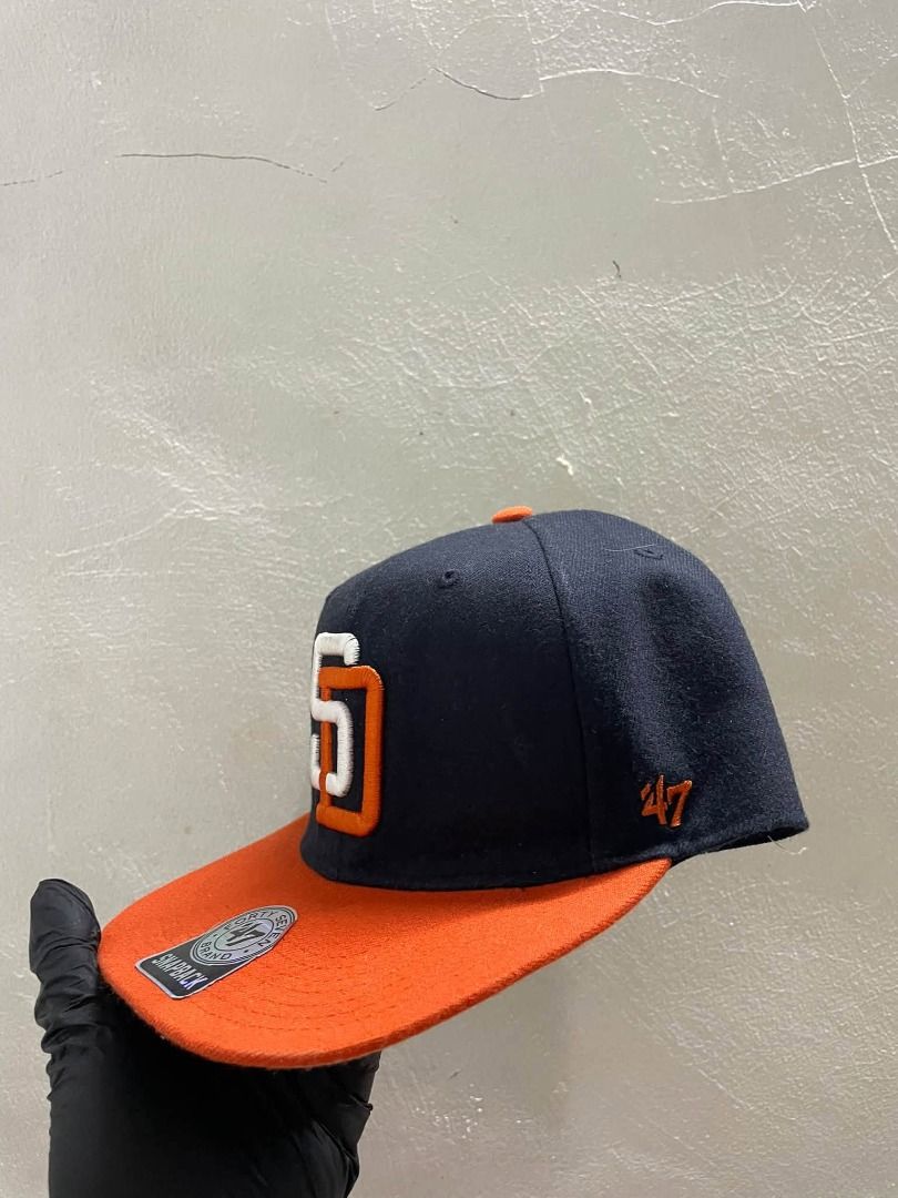SAN DIEGO PADRES (Category: Caps & Hats) located in Caloocan City. Submitted by j3ngsanity (Listing ID 1467468685, Image 3). Description: ISSUE : MIN HAIRLINE MALE SNAP.