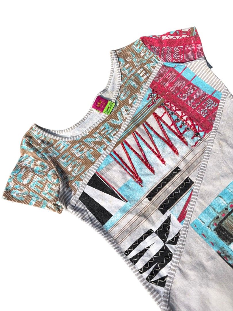 Save The Queen Graphic AOP Top (Category: Others Tops) located in Davao. Submitted by wildhearts121 (Listing ID 1467463280, Image 3). Description: XS-Small Like new No flaws.