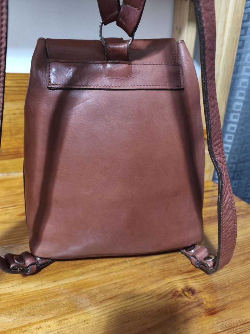 Sazaby Leather Backpack (Category: Backpacks) located in Baguio. Submitted by queenlyne_vintage_rare_finds (Listing ID 1467414610, Image 3). Description: .