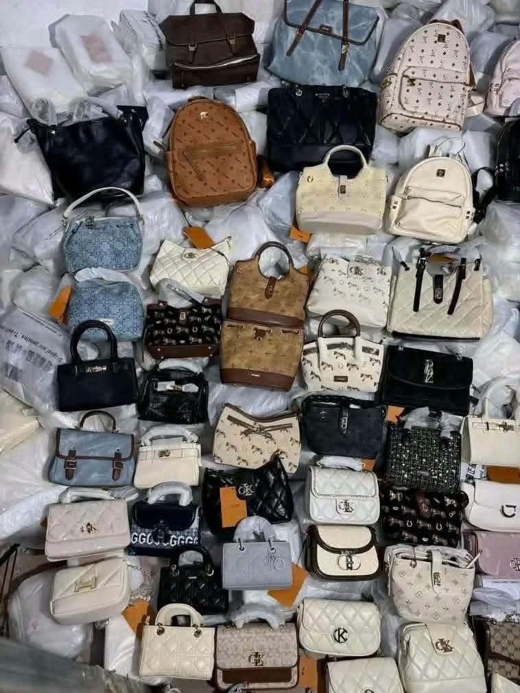 SEALED BOX ASSORTED (Category: Luxury Bags & Wallets) located in Manila. Submitted by _bylodia (Listing ID 1467546249, Image 1). Description: SEALED BOX ASSORTED 60pcs 23000 65pcs 24750.