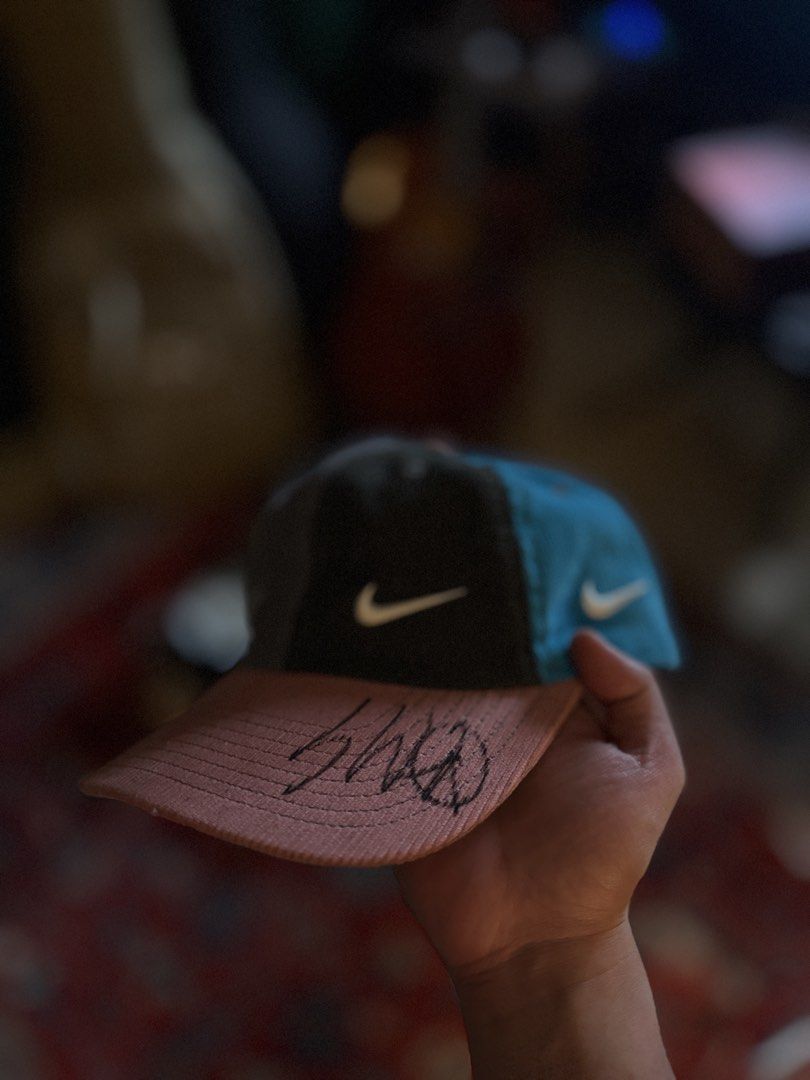 Nike Sean Wotherspoon Corduroy Hat (Category: Caps & Hats) located in Manila. Submitted by localstreetwear (Listing ID 1467372049, Image 2). Description: Sean Wotherspoon Corduroy Hat Used 6500 Signed by him during his last visit in MSE slight negotiable naman Sf shoulder by the buyer, Anong 6500 shipped? 😂.