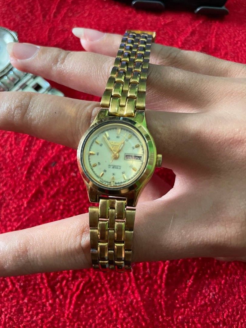 Seiko 5 Japan Automatic (Category: Women's Watches) located in San Quintin. Submitted by polasolah (Listing ID 1467497993, Image 1). Description: Nagana pero di maset time and date slight color wear, and scratch No COD, payment first Mod: JNT.