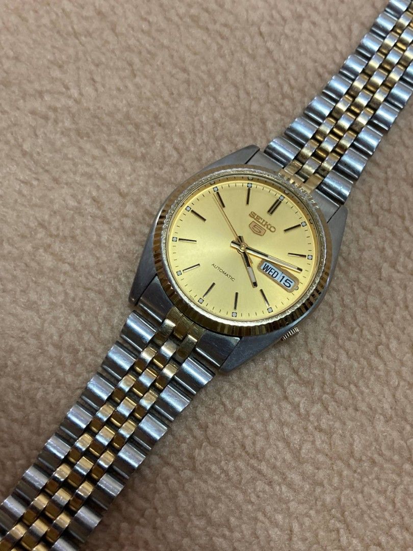 Seiko 5 SNXJ92 (Category: Men's Watches) located in Manila. Submitted by shaira_bash (Listing ID 1467576133, Image 1). Description: Seiko 5 SNXJ92 All Original Caliber 7s26 Automatic Movement Stainless Steel Day And Date Display Open back case Case Diameter 37mm Inclusion: AM Seiko Box ₱5,500🏷️ Pm for more details:.