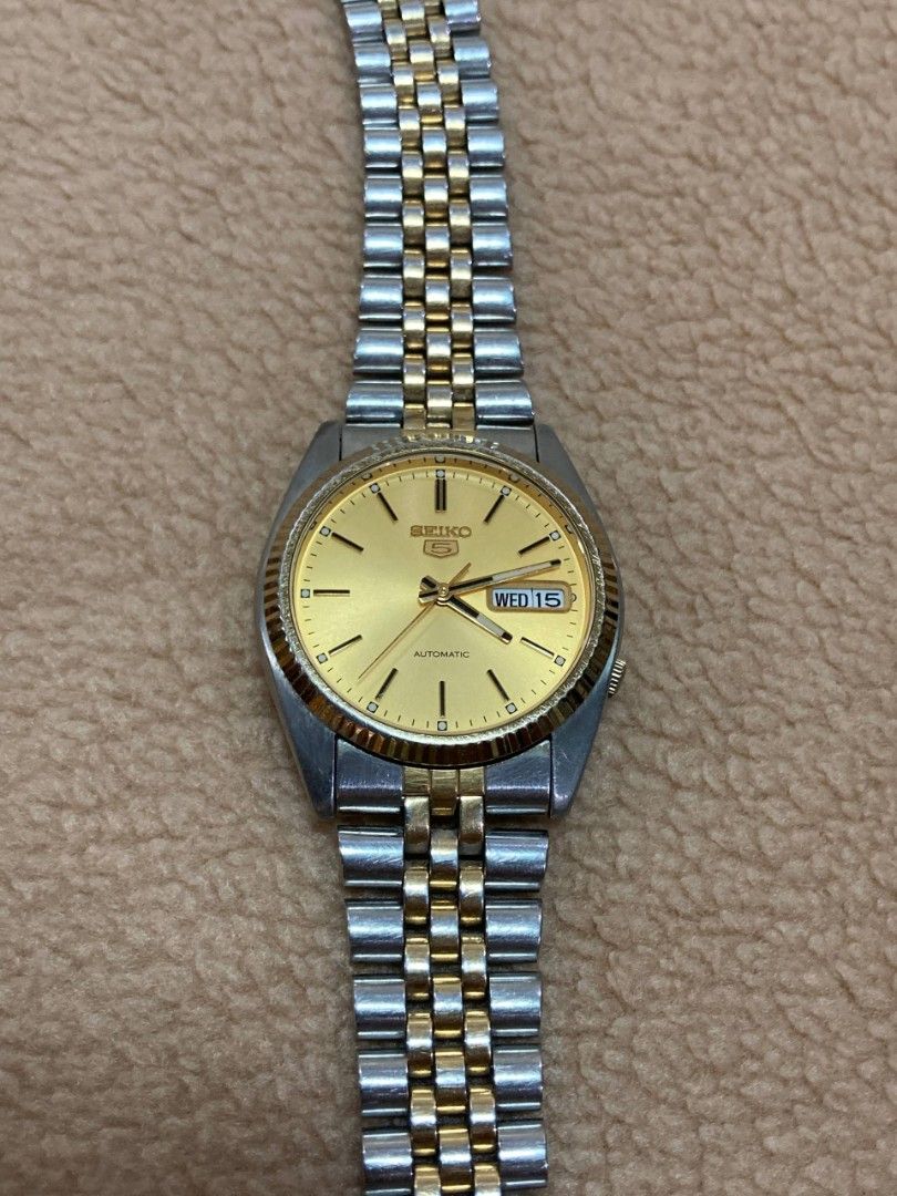 Seiko 5 SNXJ92 (Category: Men's Watches) located in Manila. Submitted by shaira_bash (Listing ID 1467576133, Image 2). Description: Seiko 5 SNXJ92 All Original Caliber 7s26 Automatic Movement Stainless Steel Day And Date Display Open back case Case Diameter 37mm Inclusion: AM Seiko Box ₱5,500🏷️ Pm for more details:.