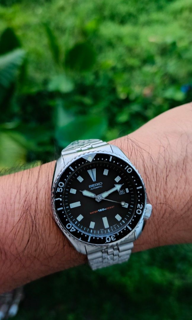 Seiko Vintage SDS001 Diver (Category: Luxury Watches) located in Davao. Submitted by timefix.ph (Listing ID 1467531205, Image 1). Description: FOR SALE ❗ SALE ❗ Available ❗Available❗ Seiko SDS001 DIVER VINTAGE BMBY : December 1993 Price : 4⃣5⃣0️⃣0️⃣ shipped 🔸All Original Head 🔸B.New AM Jubilee Strap 🔸Newly Overhouled/Reoiled 🔸Accurate by timegraph 🔸Newly Buffed/Polished 🔸New Gasket Replace 🔸Ready to Wear/Dive 🔸6⃣Mnths service Warranty 🔸M