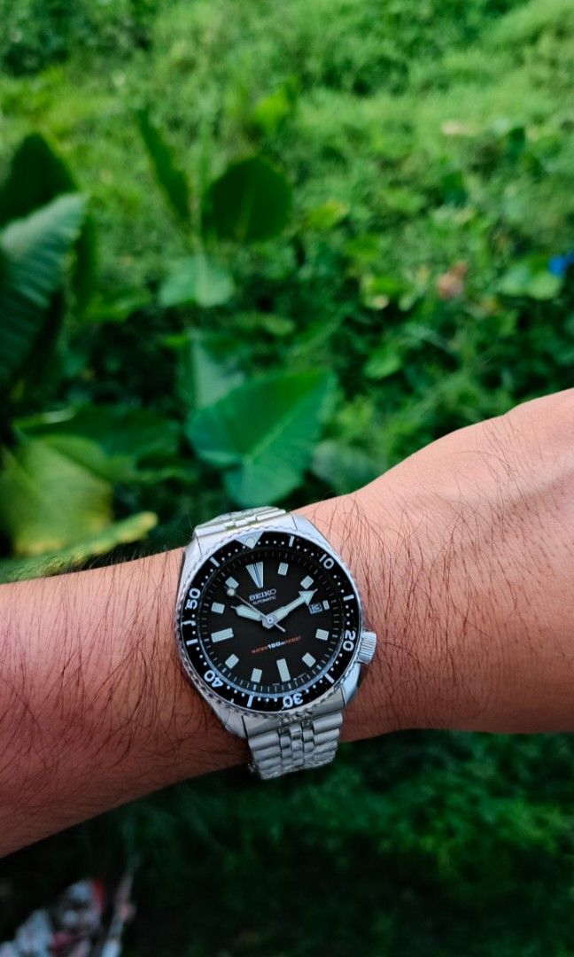 Seiko Vintage SDS001 Diver (Category: Luxury Watches) located in Davao. Submitted by timefix.ph (Listing ID 1467531205, Image 2). Description: FOR SALE ❗ SALE ❗ Available ❗Available❗ Seiko SDS001 DIVER VINTAGE BMBY : December 1993 Price : 4⃣5⃣0️⃣0️⃣ shipped 🔸All Original Head 🔸B.New AM Jubilee Strap 🔸Newly Overhouled/Reoiled 🔸Accurate by timegraph 🔸Newly Buffed/Polished 🔸New Gasket Replace 🔸Ready to Wear/Dive 🔸6⃣Mnths service Warranty 🔸M