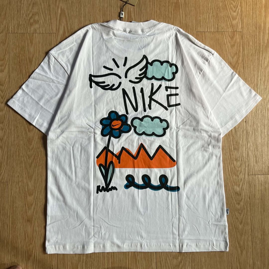 SELECTED STREETWEAR ITEMS ( NIKE ) (Category: Tshirts & Polo Shirts ) located in Angeles City. Submitted by thebeehivecloset (Listing ID 1467520040, Image 2). Description: SELECTED ITEM Fabric: 100% Premium Cotton Condition: New With Tags (NWT) and zip lock FOR MEET UP NEAR ANGELES CITY, PAMPANGA 💳 Payment First • No COD - Payment via GCash or Bank Transfer.