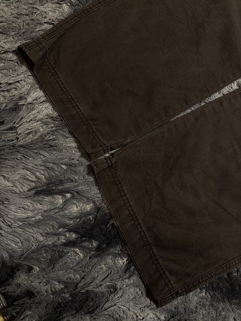 SEVLAE CARGO PANTS (Category: Jeans) located in Manila. Submitted by aeronmaurcio (Listing ID 1467420149, Image 3). Description: SEVLAE CARGO PANTS W- 38 THIGH- 14.5 L- 43.5 LEG OPENING- 10.