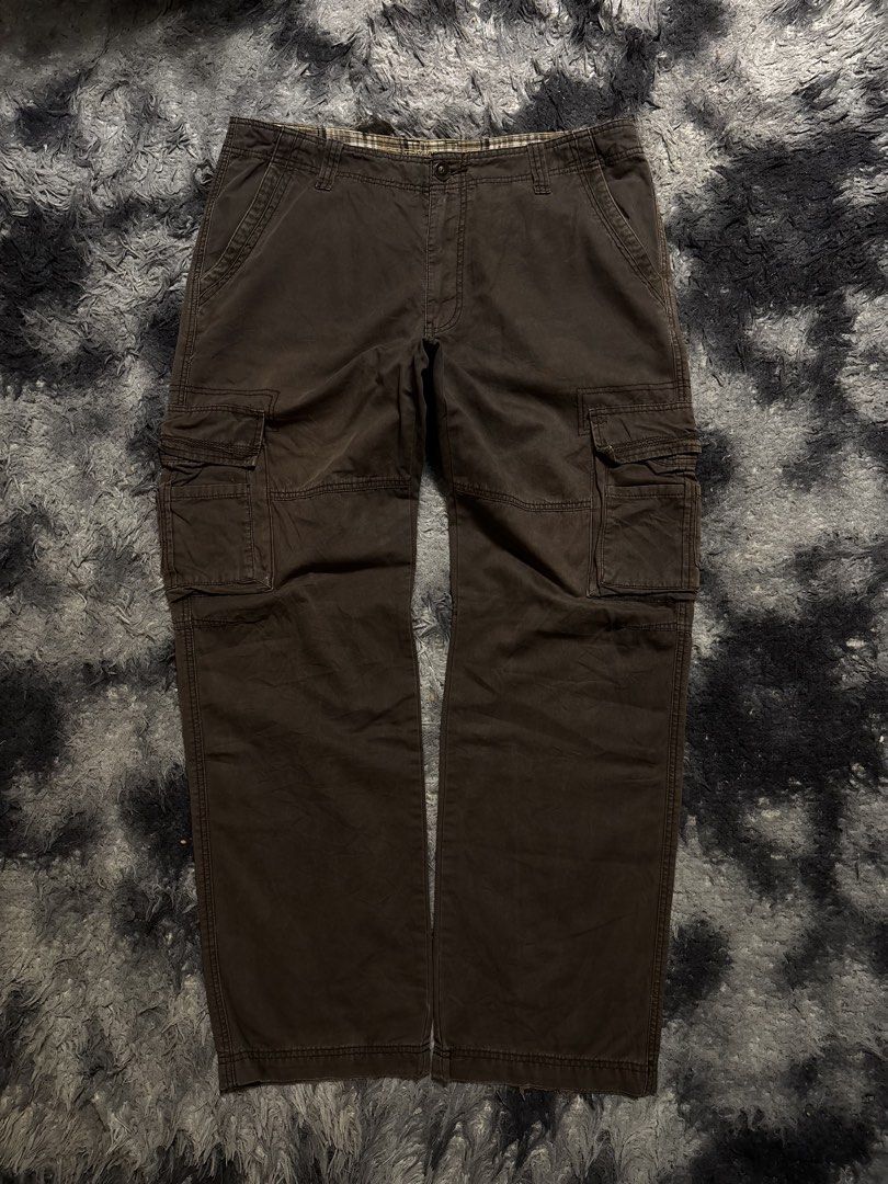SEVLAE CARGO PANTS (Category: Jeans) located in Manila. Submitted by aeronmaurcio (Listing ID 1467420149, Image 2). Description: SEVLAE CARGO PANTS W- 38 THIGH- 14.5 L- 43.5 LEG OPENING- 10.
