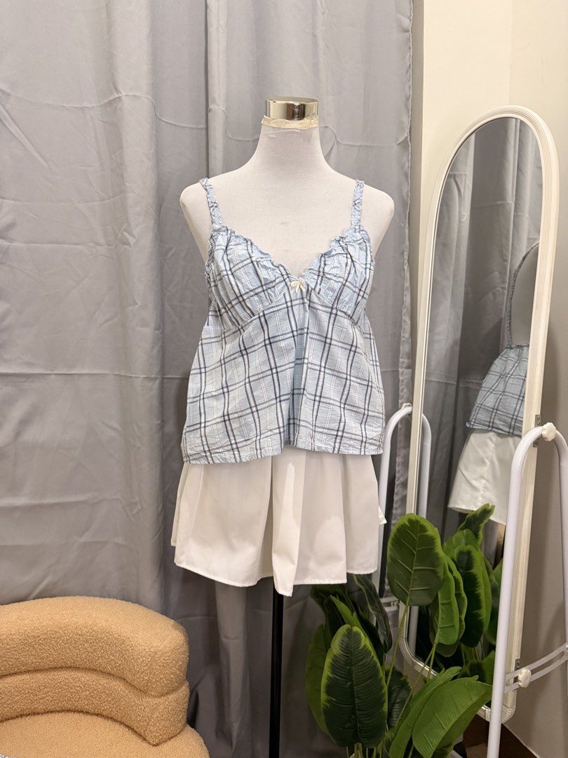 Sexy Blue Top ✨ (Category: Sleeveless) located in Quezon City. Submitted by kaye_oineza (Listing ID 1467594255, Image 2). Description: XL-XXL 🦋 Sexy Back .