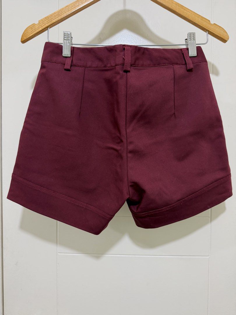 Shapes Burgundy Shorts (Category: Shorts) located in Pasig City. Submitted by archived.by.vvv (Listing ID 1467410250, Image 3). Description: Brand: Shapes Thick, good quality fabric With 2 pockets Size: S.