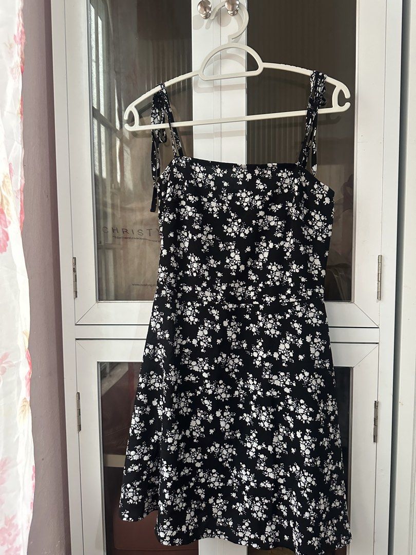 Shein Floral Sundress (Category: Dresses) located in Cagayan de Oro. Submitted by zm1.declutter (Listing ID 1467430645, Image 1). Description: .