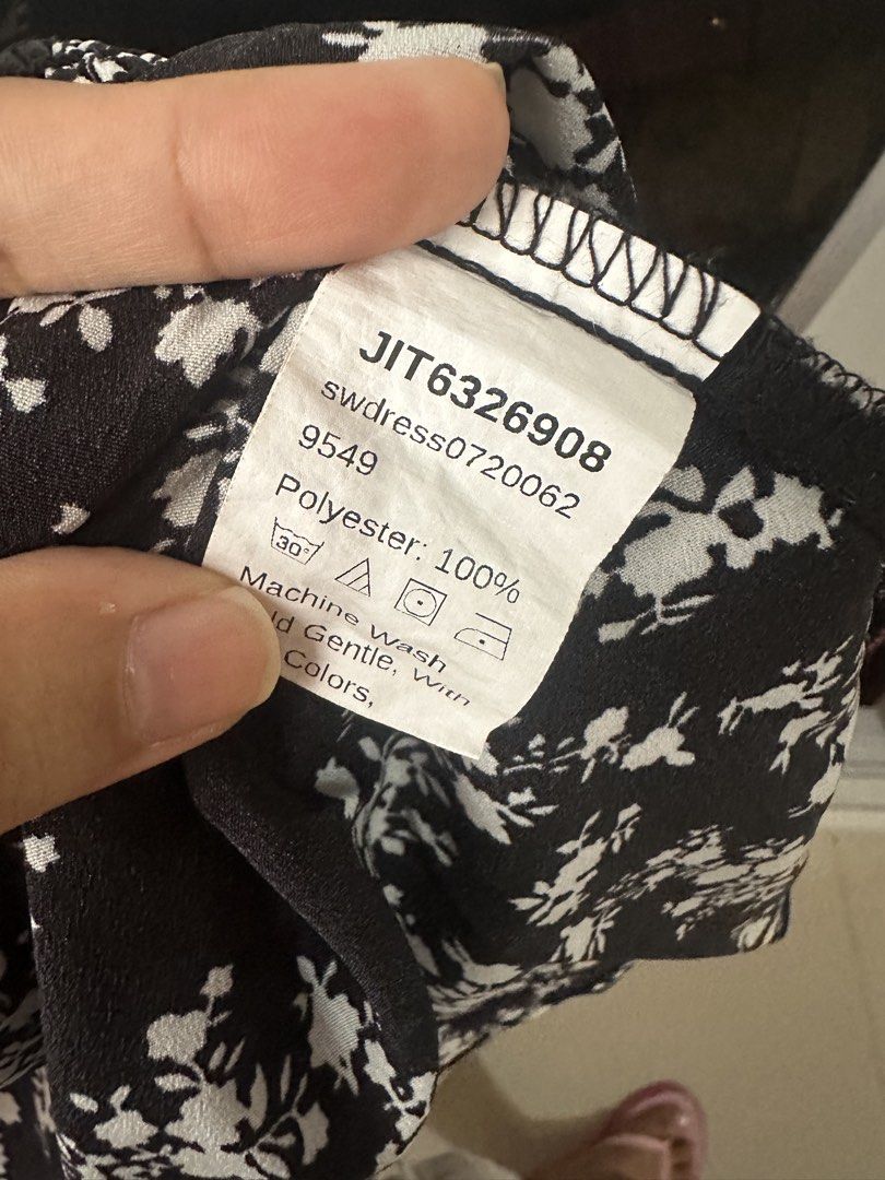 Shein Floral Sundress (Category: Dresses) located in Cagayan de Oro. Submitted by zm1.declutter (Listing ID 1467430645, Image 3). Description: .