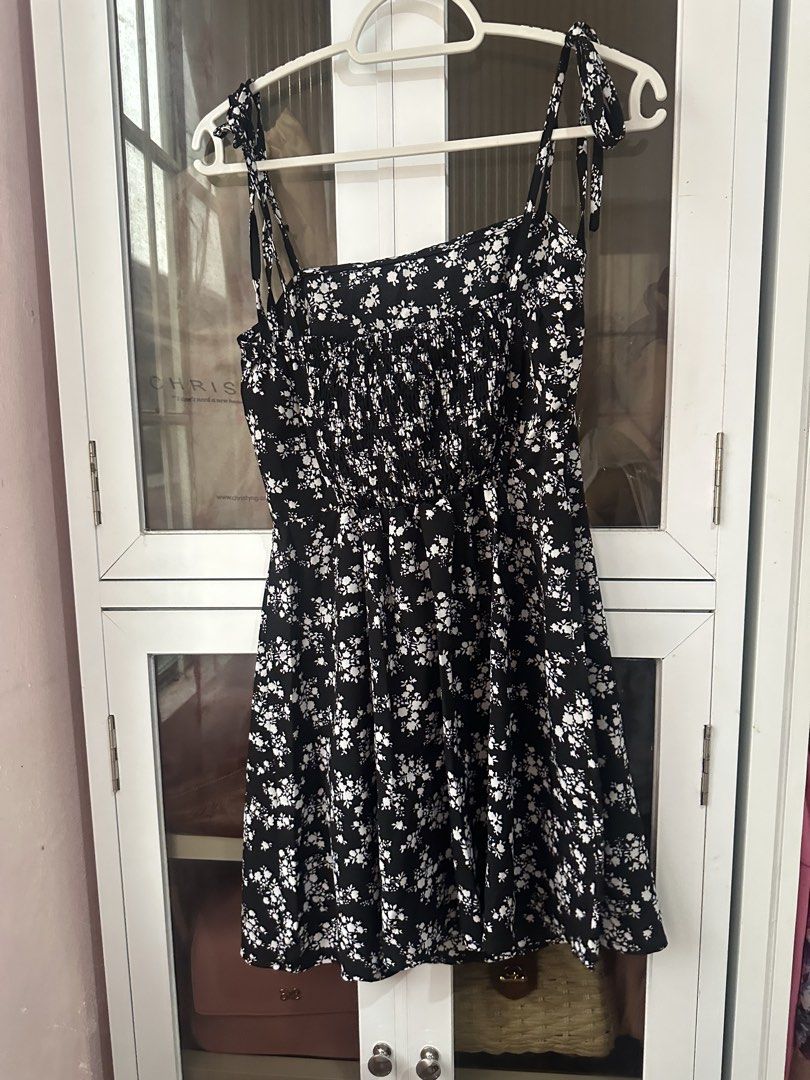 Shein Floral Sundress (Category: Dresses) located in Cagayan de Oro. Submitted by zm1.declutter (Listing ID 1467430645, Image 2). Description: .