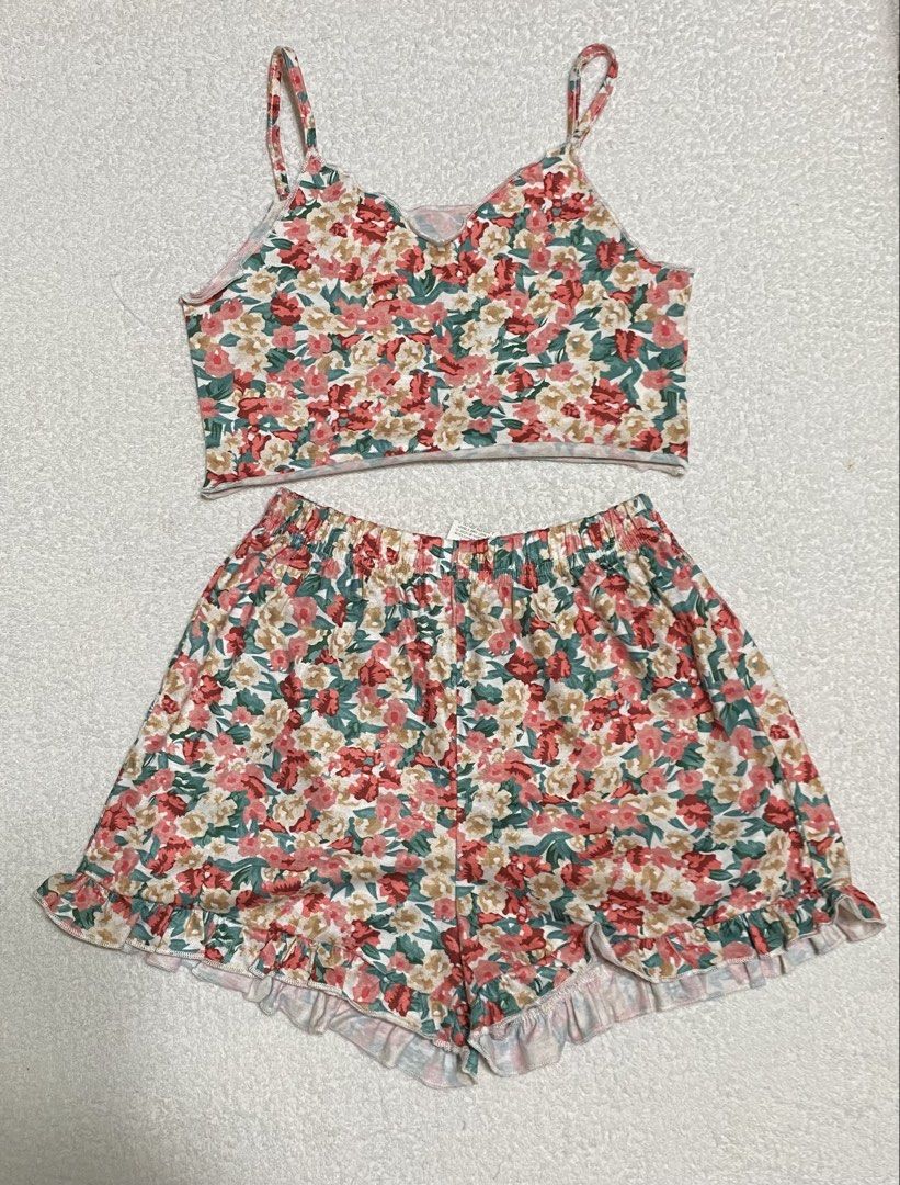 Shein floral terno croptop (Category: Babies & Kids Fashion) located in Morong. Submitted by ladygjimenez0224 (Listing ID 1467392988, Image 1). Description: .