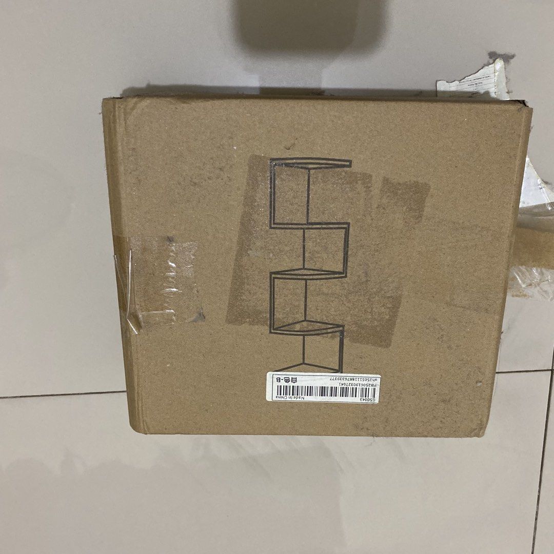 SHEIN White Floating Corner Shelf (Category: Shelves, Cabinets & Racks) located in Quezon City. Submitted by lovelylittlepreloves (Listing ID 1467409545, Image 3). Description: never used.