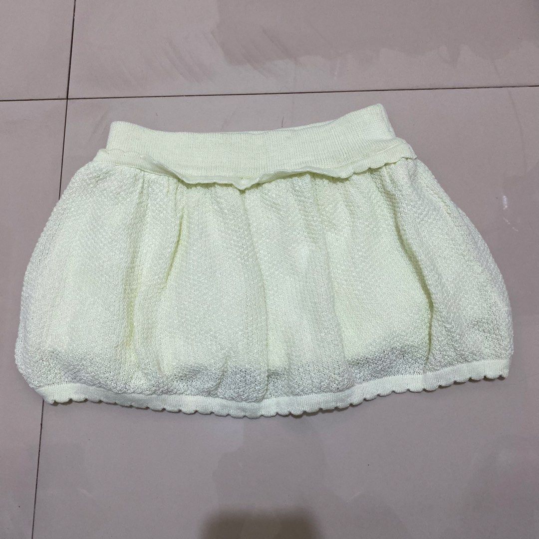 SHEIN Yellow Skirt (Category: Skirts) located in Quezon City. Submitted by lovelylittlepreloves (Listing ID 1467401220, Image 3). Description: .