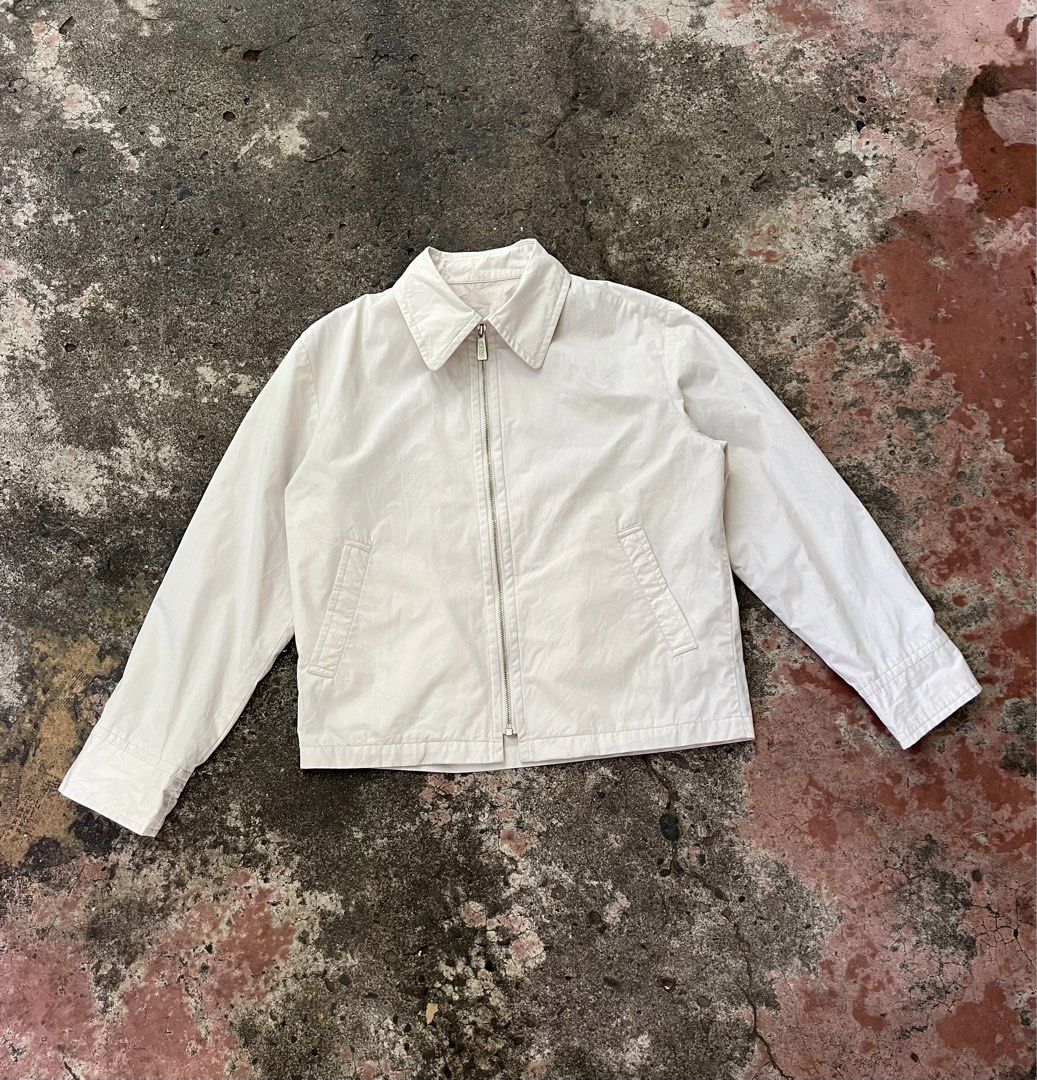 SIEG Minimalist Off-White Harrington Jacket (Category: Coats, Jackets and Outerwear) located in Dapitan. Submitted by gelbread (Listing ID 1467419336, Image 1). Description: .