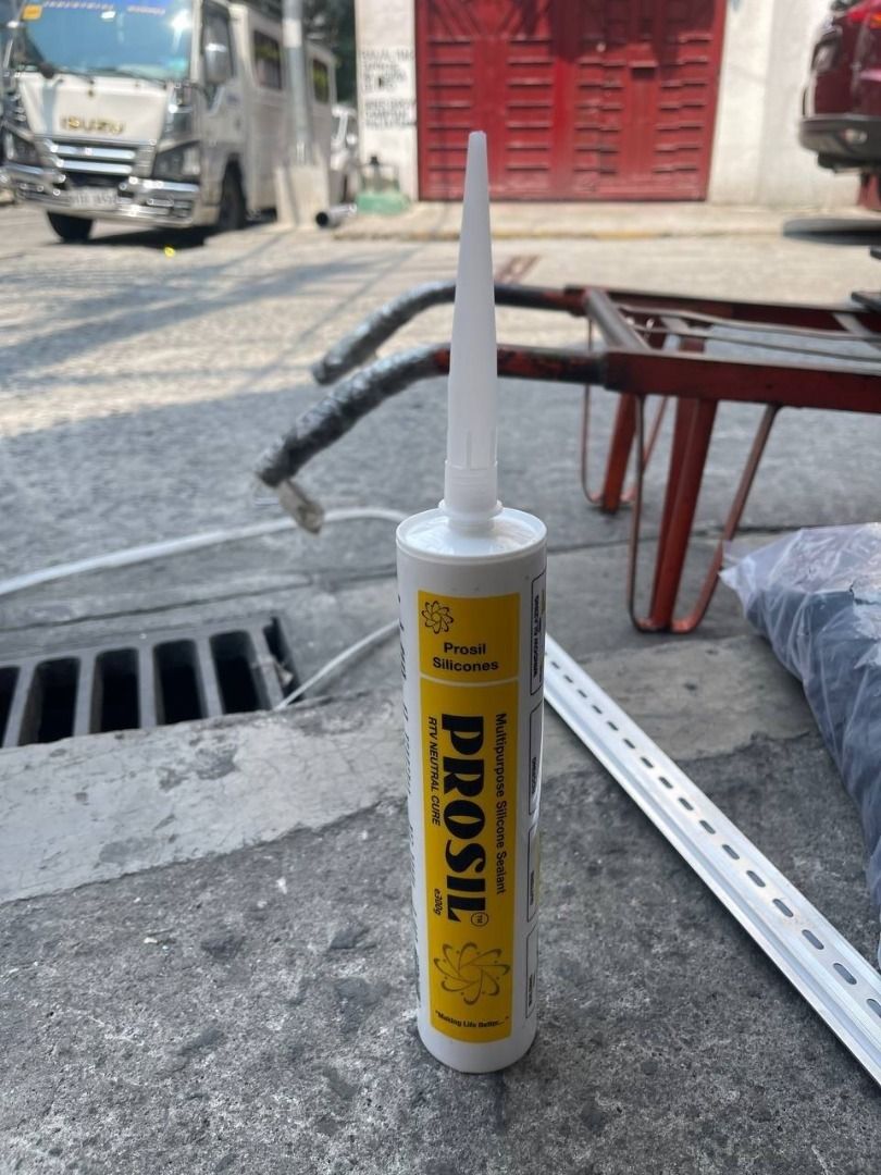 Silicon sealant Specs: Clear (Category: Everything Else Others) located in Manila. Submitted by 09171479278_elsie. (Listing ID 1467406887, Image 2). Description: Silicon sealant Specs: Clear.
