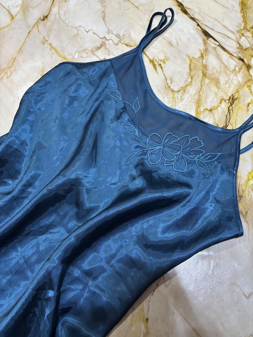 Silk dress (Category: Dresses) located in Burgos, Ilocos Norte. Submitted by carou11406 (Listing ID 1467475883, Image 2). Description: Size medium-large .