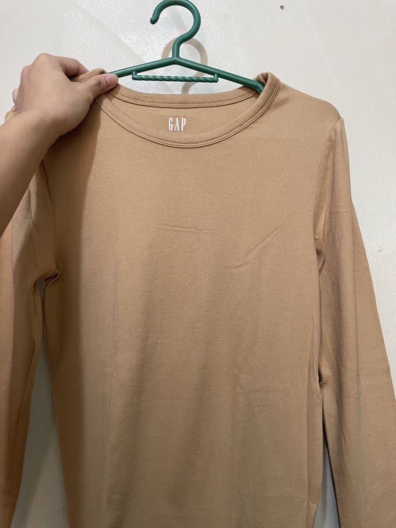 size small gap nude beige tan longsleeve top (Category: Longsleeves) located in Quezon City. Submitted by leocurations (Listing ID 1467396020, Image 1). Description: .