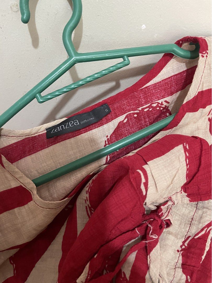 size small zanzea red top blouse (Category: Blouses) located in Quezon City. Submitted by leocurations (Listing ID 1467396607, Image 2). Description: .
