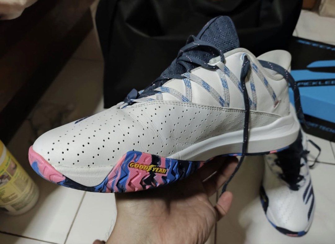 Skechers Viper Court 2.0 (Category: Sneakers) located in San Quintin. Submitted by safeturtle_1917bd (Listing ID 1467366492, Image 2). Description: Slightly used Size 11.5 RFS : Got the wrong size 🥲.