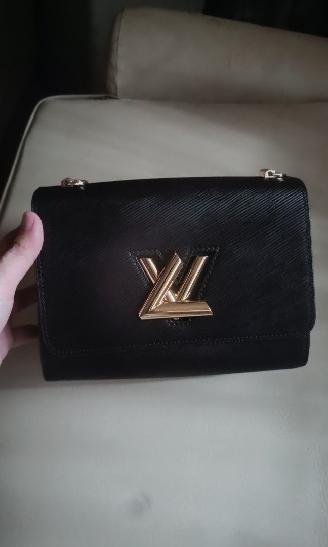 Sling Bag (Category: Cross-body Bags) located in Makati City. Submitted by themarketden (Listing ID 1467403813, Image 1). Description: like new..