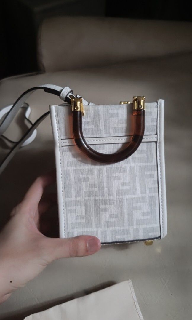Sling Bag (Category: Sling Bags) located in Makati City. Submitted by themarketden (Listing ID 1467404313, Image 3). Description: .