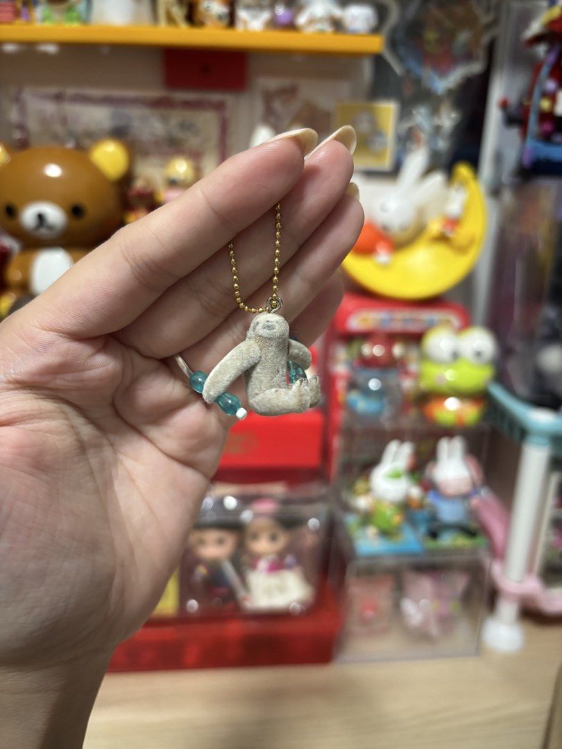Sloth Keychain (Category: Other Merchandise) located in Caloocan City. Submitted by meowietrinkets (Listing ID 1467576890, Image 1). Description: needs cleaning.