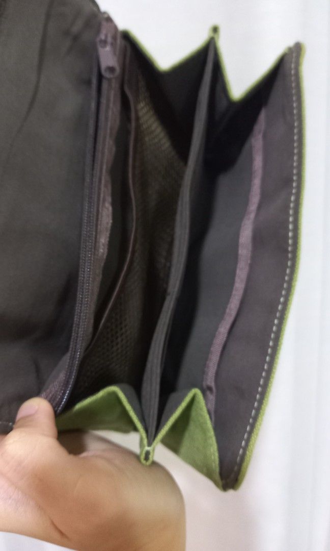 Lihit Lab Smart fit pouch (Category: Purses & Pouches) located in Quezon City. Submitted by fruitspunchsamurai14 (Listing ID 1467410799, Image 3). Description: .