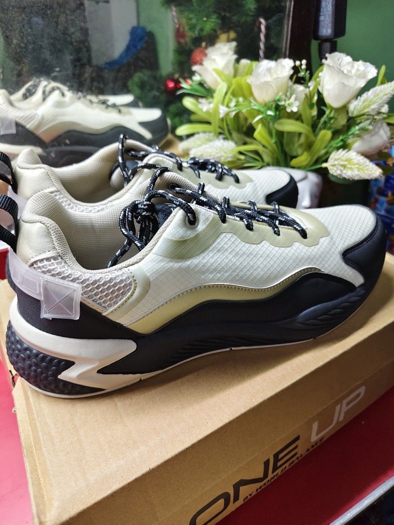 Sneakers for sale (Category: Sneakers) located in Quezon City. Submitted by classic_and_style (Listing ID 1467599509, Image 2). Description: Brand New One Up by World Balance size: 8 Men's colorway: Black- Cream 800 pesos ONLY!!! Original price: 1850 pesos.
