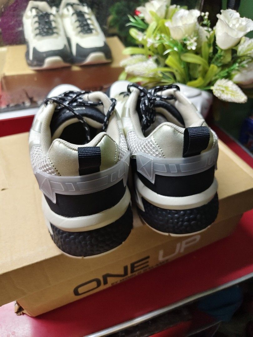 Sneakers for sale (Category: Sneakers) located in Quezon City. Submitted by classic_and_style (Listing ID 1467599509, Image 3). Description: Brand New One Up by World Balance size: 8 Men's colorway: Black- Cream 800 pesos ONLY!!! Original price: 1850 pesos.