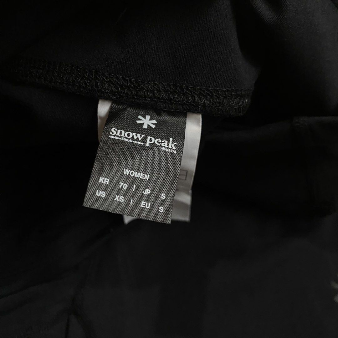 Snowpeak Leggings (Category: Activewear) located in Polomolok. Submitted by larnel27 (Listing ID 1467471614, Image 3). Description: - Small on tag - Waist 24-26 / Length 34 - Color rate 9.8 - No flaws.