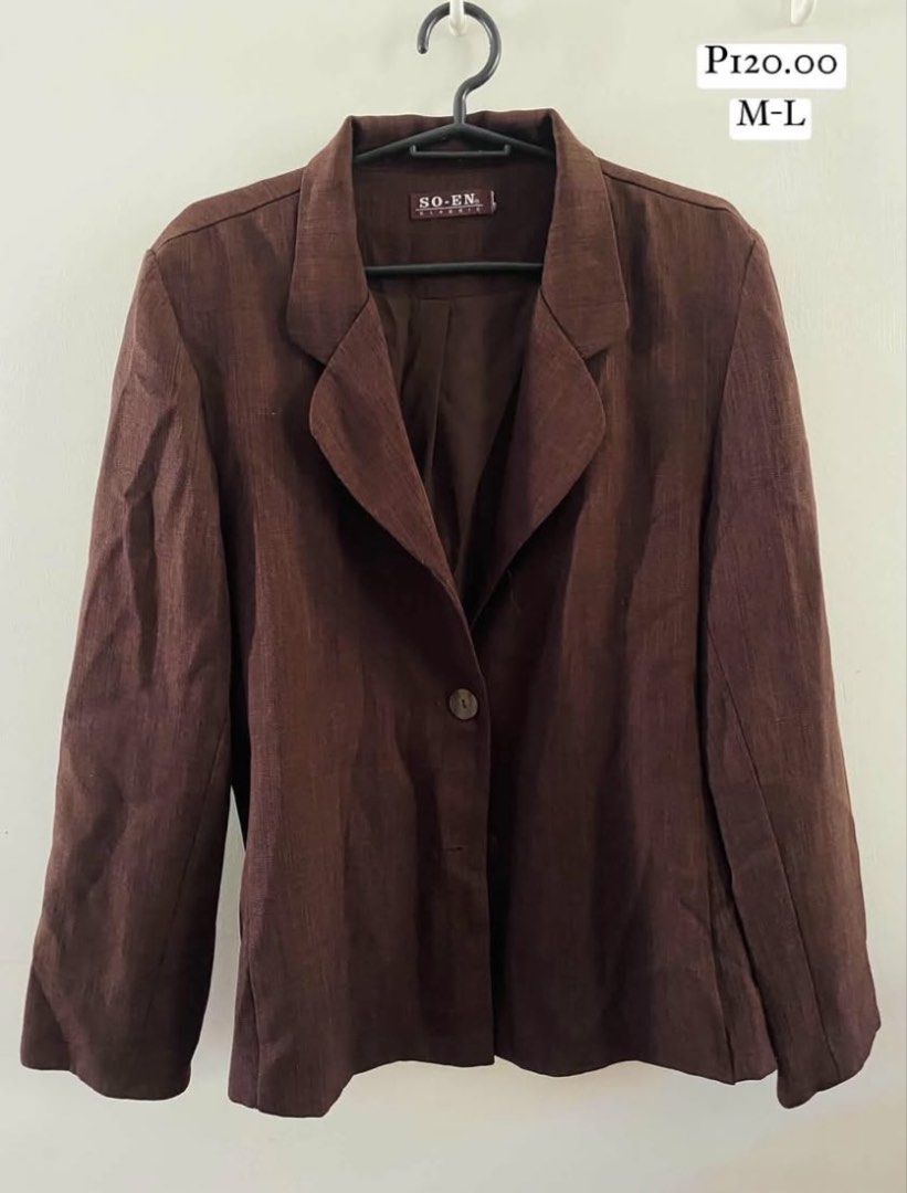 So-En Classic Brown Blazer Size M-L (Category: Coats, Jackets and Outerwear) located in Manila. Submitted by el_12 (Listing ID 1467386873, Image 1). Description: - Brand: So-En Classic - Size: M-L - Color: Brown - Fit: Relaxed fit with long sleeves - Design: Single button closure, wide lapels, and subtle textured fabric - Condition/Style: Great for office wear and smart casual outfits.