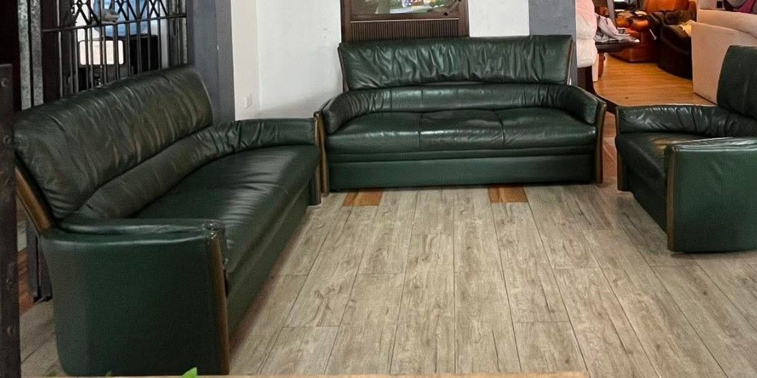 Sofa (Category: Sofas) located in Meycauayan. Submitted by marygracecasimiro (Listing ID 1467398920, Image 3). Description: Japan surplus Sofa set 1,2,3 Karimoku brand Genuine leather and solid wood Excellent condition No butas No lubog Minor scratches not visible Free delivery and COD PHP35,000♥️💜.