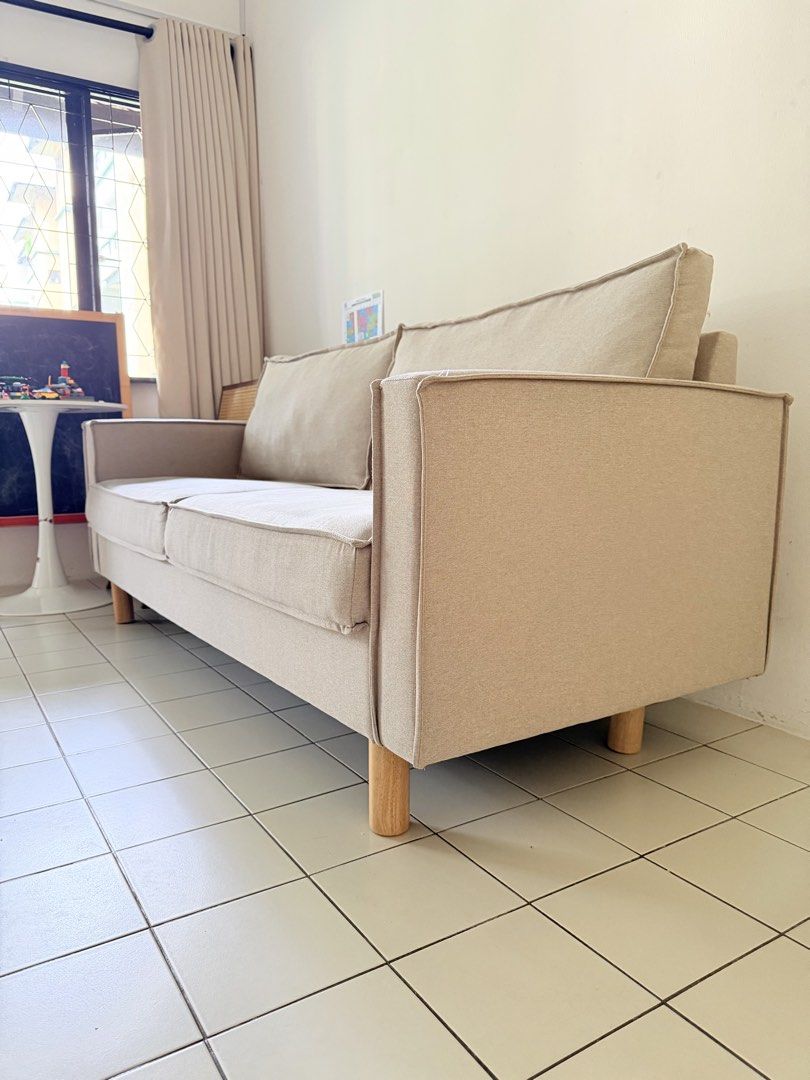 Sofa (Category: Sofas) located in Kuantan. Submitted by trueriver.0059d5 (Listing ID 1467519438, Image 3). Description: Letting go of this sofa as it does not suit to my liking. Bought at rm800+. Selling at half price. For self pick up at kenari apartmen, or lalamove at own cost. .