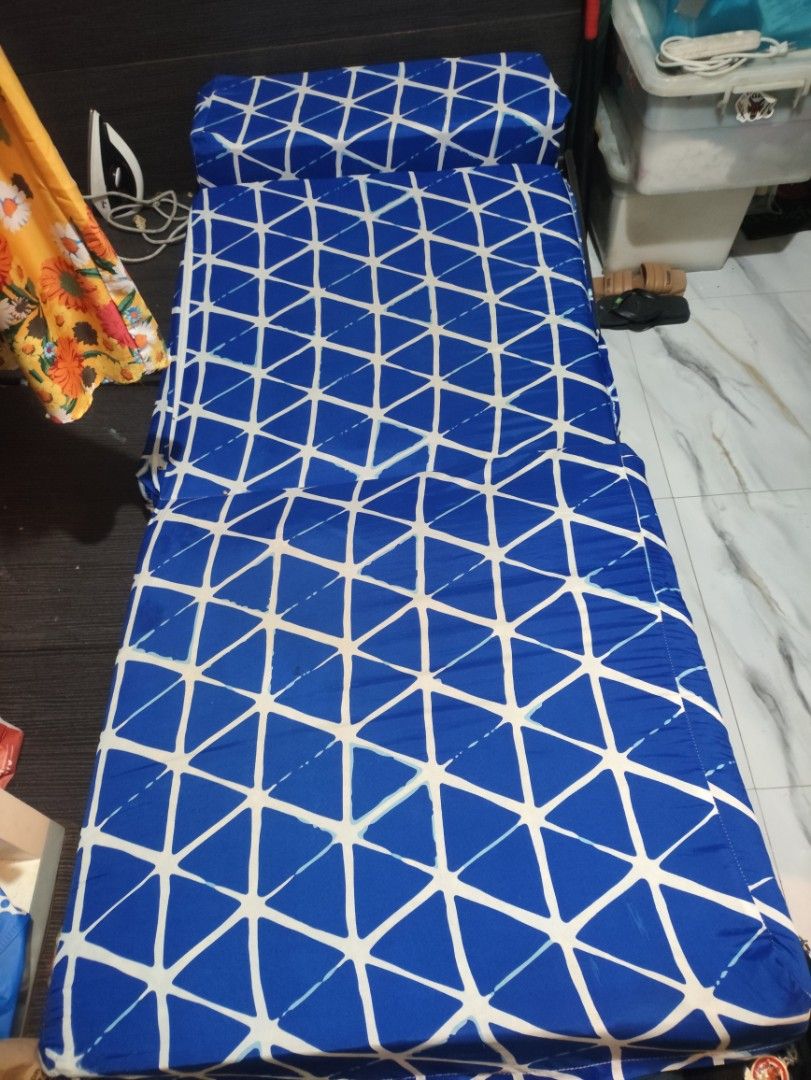 Sofa Bed for sale Cheap Affordable (Category: Bed Frames & Mattresses) located in Quezon City. Submitted by ravagestorms (Listing ID 1467461370, Image 1). Description: SOFA BED SINGLE SIZE: 27 Inches Width 72 Inches Length 5.5 Inches Thick COLOR: Blue MADE: Uratex rebonded Shredded foam.
