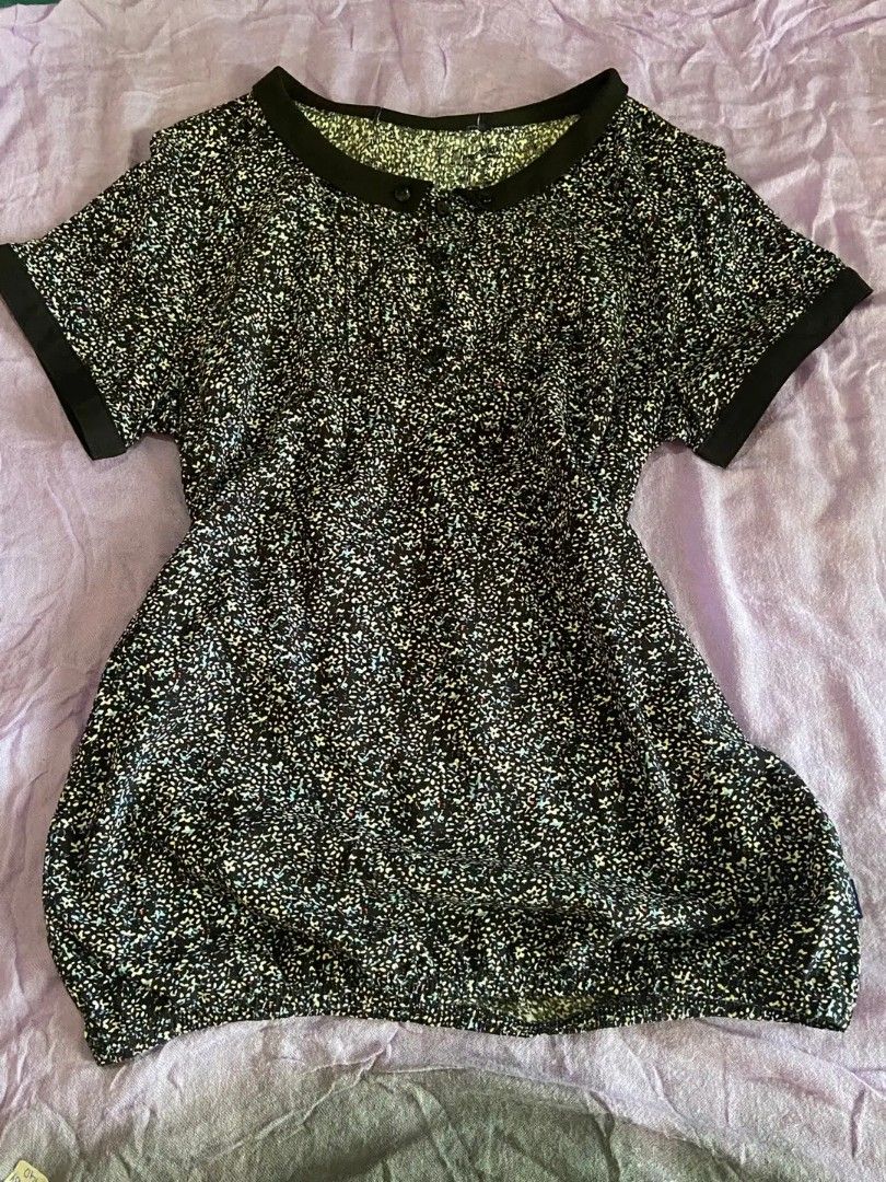 SOFT BLACK FLOWER DESIGN TOP (Category: Blouses) located in Masbate. Submitted by gurly_trifth26 (Listing ID 1467467605, Image 1). Description: SIZE: SMALL - MEDIUM🌺 PRICE: 55 LOCK 65🌺 MOP: GCASH 🌺 MOD:J&T(BUYER SHOULDERS SF)🌺 LOC: MASBATE,PLACER 🌺.