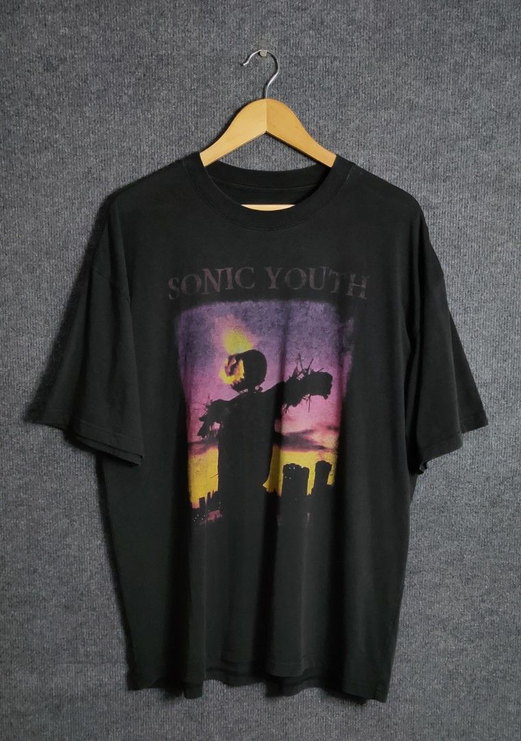 Sonic Youth (Category: Tshirts & Polo Shirts ) located in Bolinao. Submitted by tokiya. (Listing ID 1467440854, Image 1). Description: Sonic Youth Band Shirt Size XL fittings 24x30.