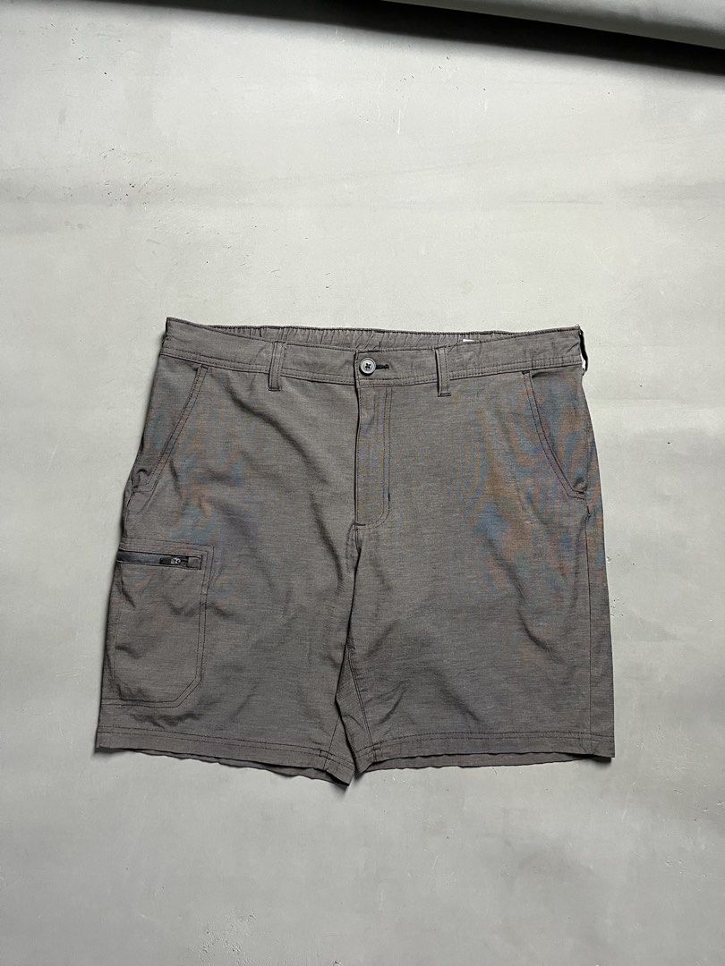 SONOMA CARGO SHORT (Category: Shorts) located in Quezon City. Submitted by kentstuff (Listing ID 1467518909, Image 1). Description: SONOMA CARGO SHORT Waist: 40-46 Length: 19 Leg opening: 11.5 Condition: Excellent CR: 9/10 Issue: ❌ DISCLAIMER: This is a thrifted item. All brands, logos, and trademarks belong to their rightful owners. We’re here to rehome great pieces — no brand affiliation intended.