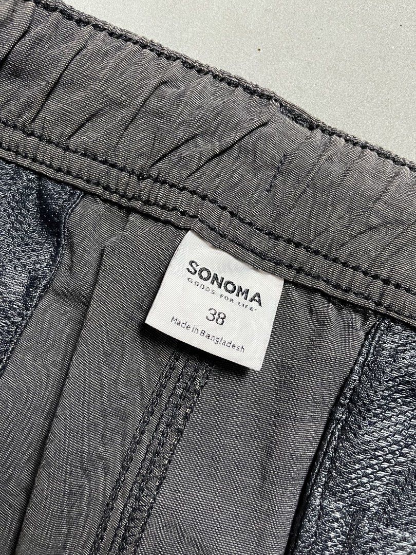 SONOMA CARGO SHORT (Category: Shorts) located in Quezon City. Submitted by kentstuff (Listing ID 1467518909, Image 3). Description: SONOMA CARGO SHORT Waist: 40-46 Length: 19 Leg opening: 11.5 Condition: Excellent CR: 9/10 Issue: ❌ DISCLAIMER: This is a thrifted item. All brands, logos, and trademarks belong to their rightful owners. We’re here to rehome great pieces — no brand affiliation intended.