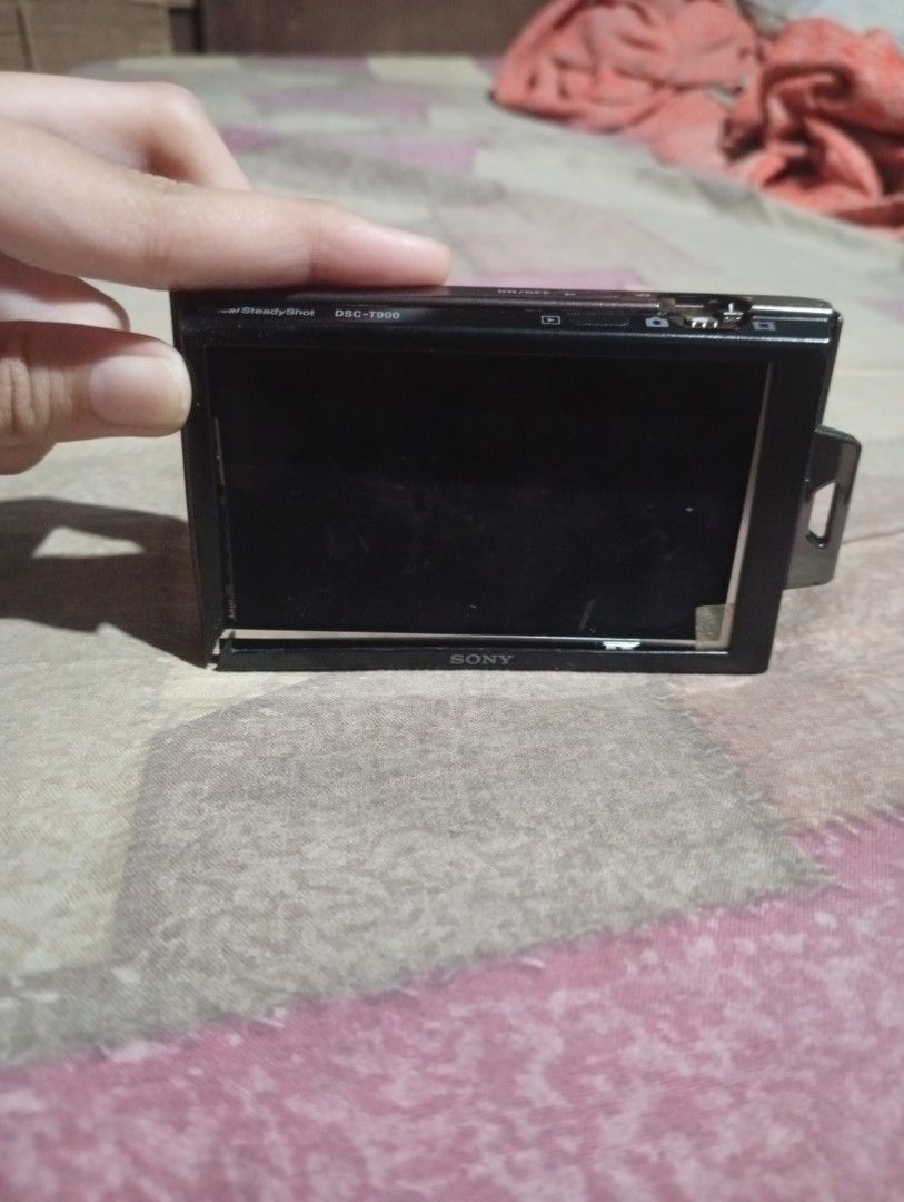 Sony CYBERSHOT DSC t900 (Category: Cameras) located in Manila. Submitted by digixzrk (Listing ID 1467477617, Image 2). Description: nego price, LCD replacement need Di nag totouch screen tas walang shutter button natanggal pero nandito shutter button niyan qc loc, sure buyer only unit.