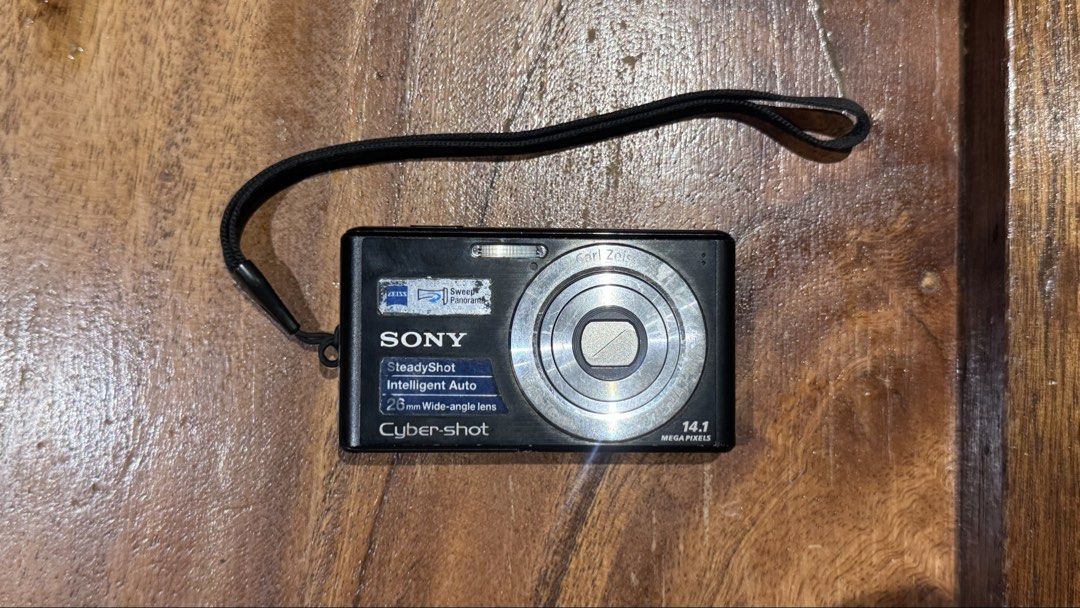 Sony Cybershot DSC-W530 (Category: Cameras) located in Makati City. Submitted by itsannwithe (Listing ID 1467416864, Image 1). Description: Sony CYBERSHOT DSC W-530 (Black) 🏷️ ₱5,999 📍Makati ꣑ৎ No functional issues ꣑ৎ There are scratches and small dents as sign of usage ꣑ৎ All working: zoom in/out, flash, and all buttons ꣑ৎ Very compact, ready to use ꣑ৎ Date stamp available SPECS ꣑ৎ 14.1 MP ꣑ৎ 4x optical zoom ꣑ৎ CCD sensor ꣑ৎ Crisp output INCLU