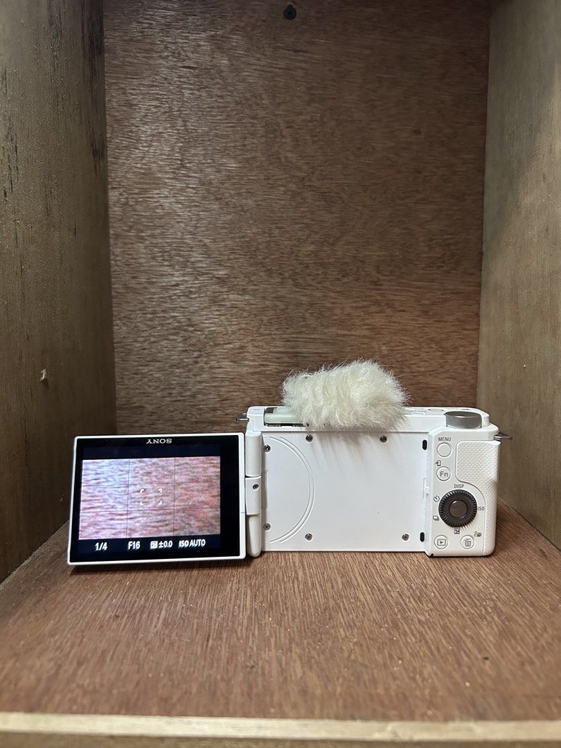 Sony zve10 7k shutter count (Category: Cameras) located in Manila. Submitted by kimchwanna (Listing ID 1467385271, Image 2). Description: Sony zve10 Body:9.5/10 Inclusions asa pic na Can do cop via lbc po Dm for more dets or sample pics.