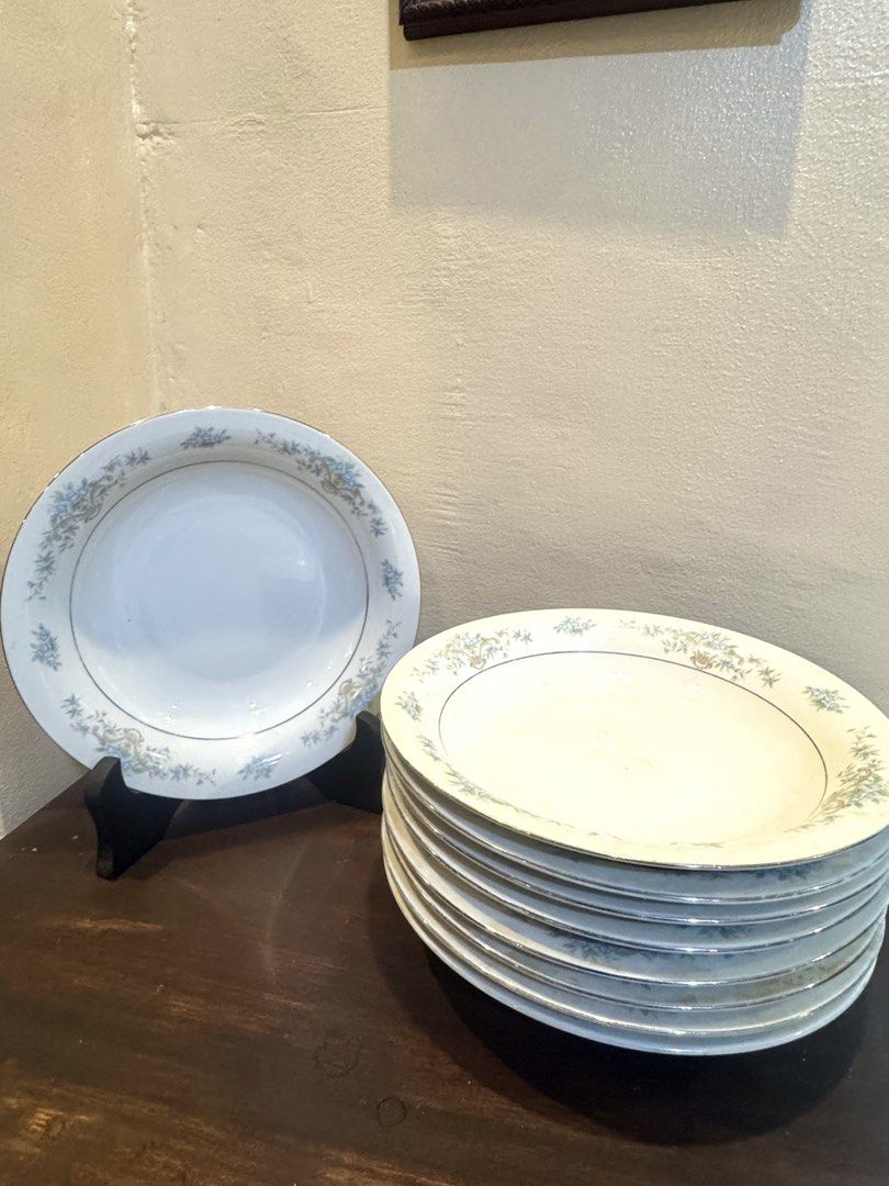 Soup dish plates set (Category: Dinnerware & Cutlery) located in Manila. Submitted by timtam027 (Listing ID 1467526056, Image 1). Description: .